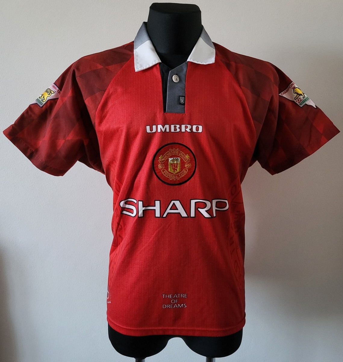 Manchester United 1996-1997 Home football Umbro shirt #26 Thomsen