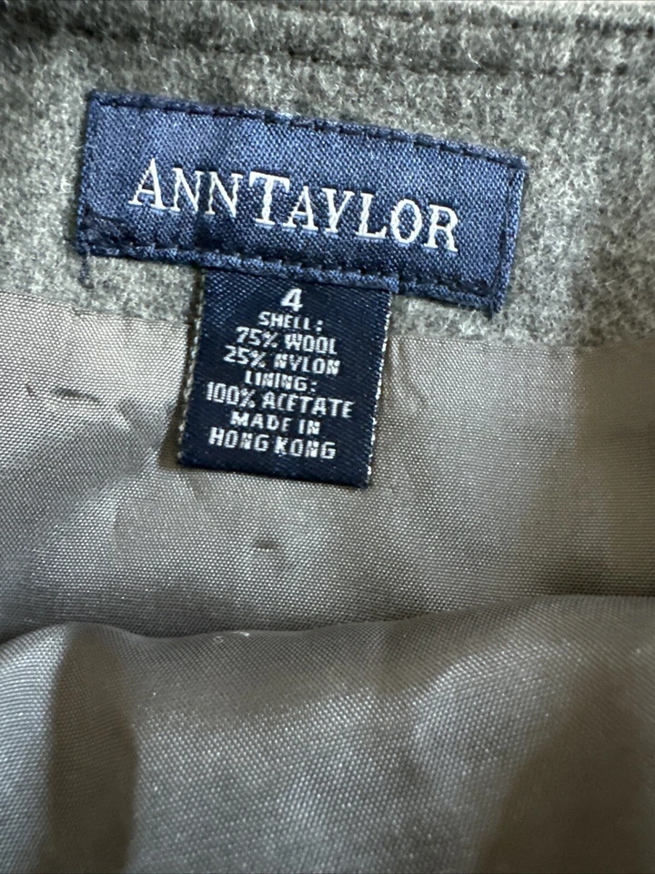 Falda manta de lana Ann Taylor talla 4 forrada envolvente bordada puntada en contraste gris Foto 3 de 4
