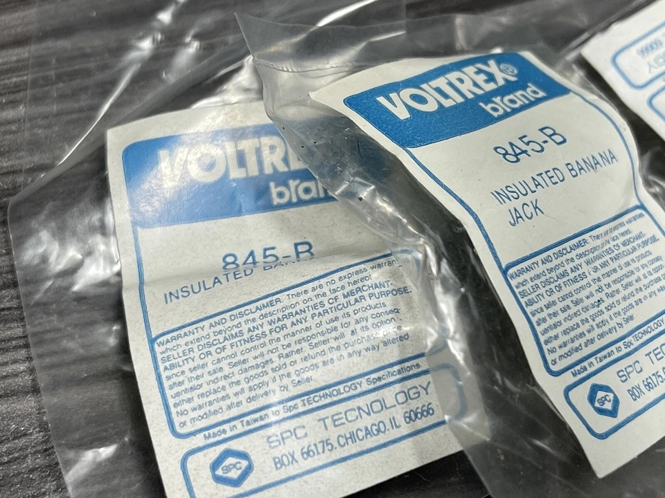 Lote de 8 piezas, 4 Voltrex 845-B Negro y 4 845-R Rojo Panel Aislante Jack Banana Plug Foto 4 de 4