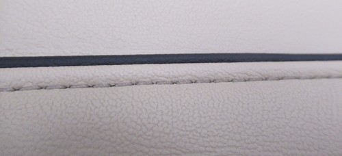 Conjunto de reposabrazos de cuero pergamino de cuero con consola de piso delantero Cadillac Escalade 2021 - Imagen 10 de 11