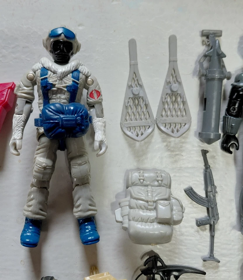 Gi Joe Vintage Hasbro Series 4 1985 Action Figure Lot Accessories RAH 80's RARE - Image 3 of 4