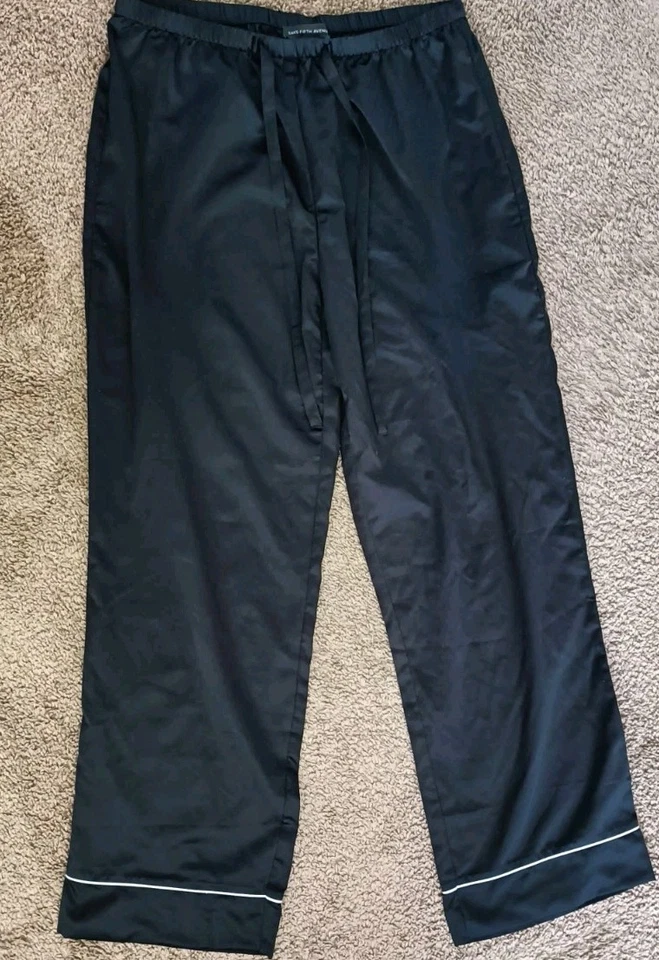 Conjunto de pijama satinado Saks Fifth Avenue para mujer mediano negro manga larga clásico  Foto 4 de 4