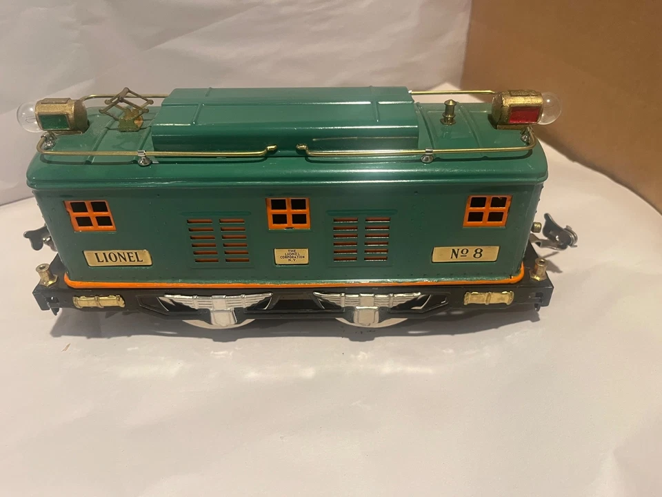 LIONEL#. JUEGO DE 8 MOTORES LOCOMOTORA 0-4-0 CALIBRE ESTÁNDAR Y 4 COCHES RESTAURADOS Foto 2 de 4