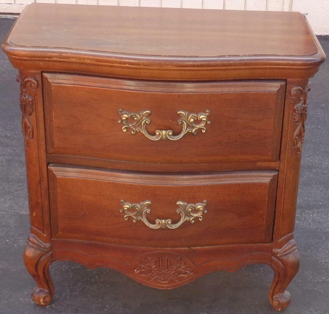 Thomasville nightstand clearance