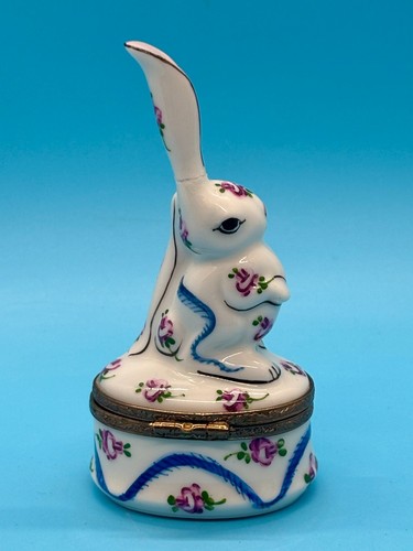 Limoges France Peint Main bianco coniglietto coniglietto orecchie lunghe coniglietto con fiori portagioie - Foto 3 di 9