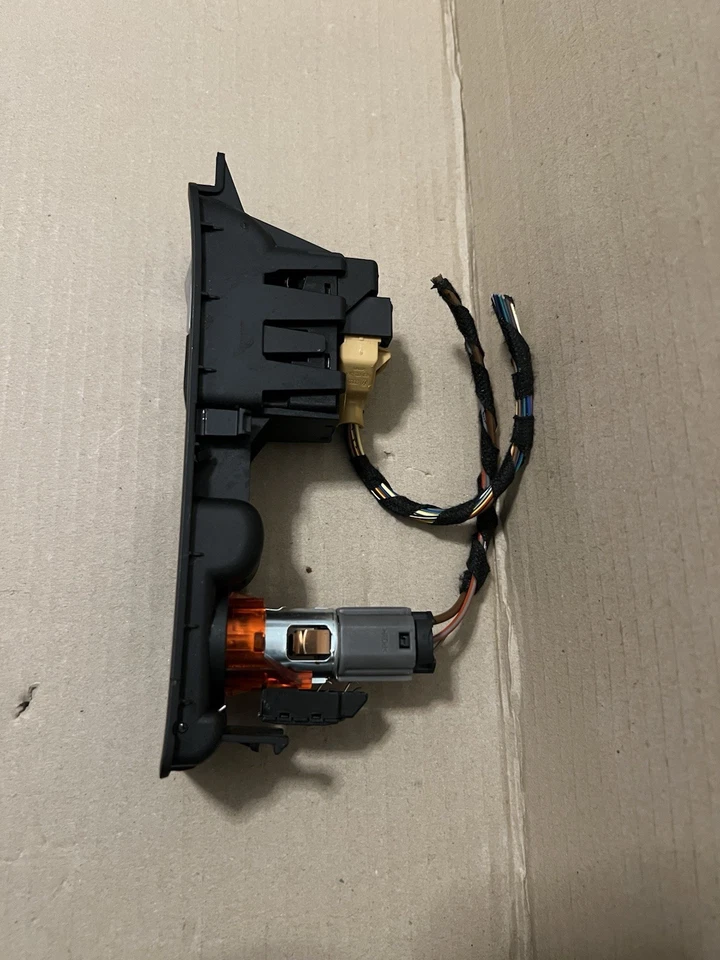 2015-2017 AUDI Q3 ELECTRONIC EMERGENCY PARKING BRAKE SWITCH BUTTON OEM - Image 2 of 3