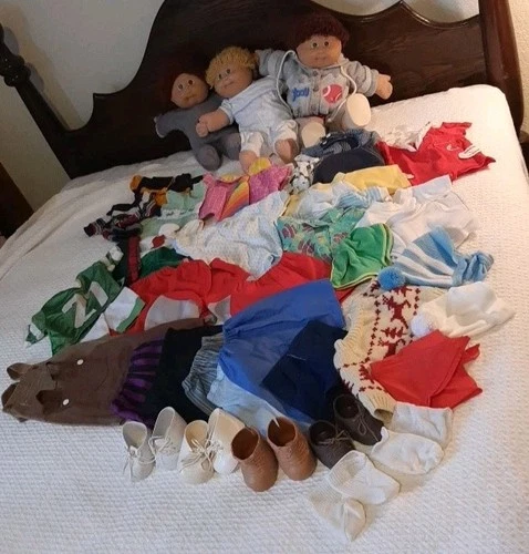 Vint. 1980's Cabbage Patch Kid 3 BOY DOLL Lot Dolls & 45 PC. Clothing PLAY LOT