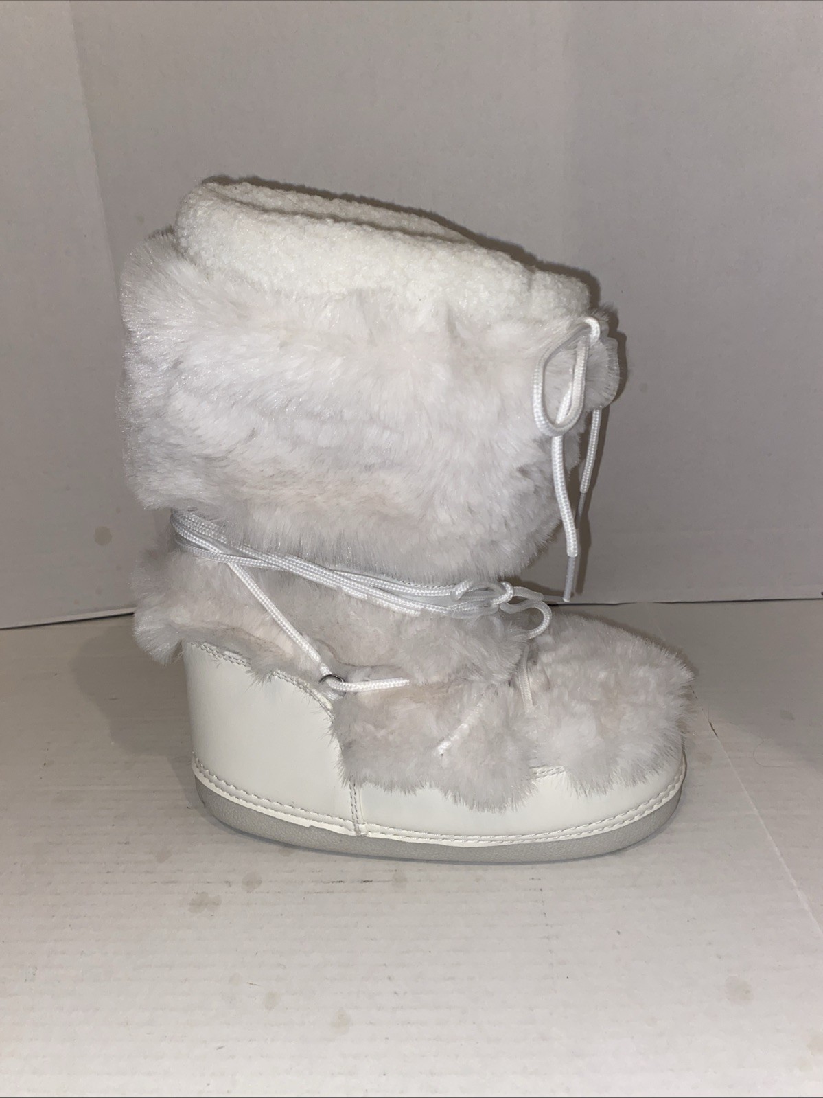 Forever 21 Hello Kitty Faux Fur Boots Size 7 image 2