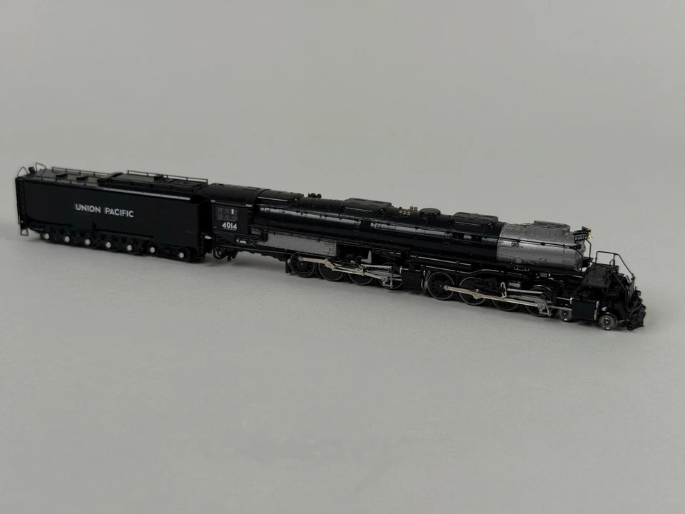 Kato N Scale #126-4014 Union Pacific Big Boy Steam Locomotive 4014 - RUNNING - Image 4 of 4