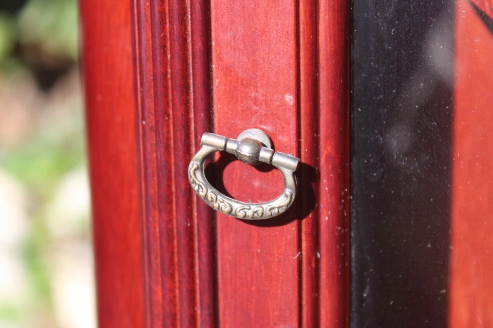 Timbre de reloj de pared Bulova 24,5 pulgadas x 15 in. Péndulo Vidrio Rectángulo Madera Marrón Foto 4 de 4