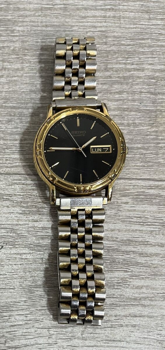 Vintage 90s Men's Seiko 36m Day Date Quartz Watch Black Vintage 90s Men's Seiko 36m Day Date Quartz Watch Black