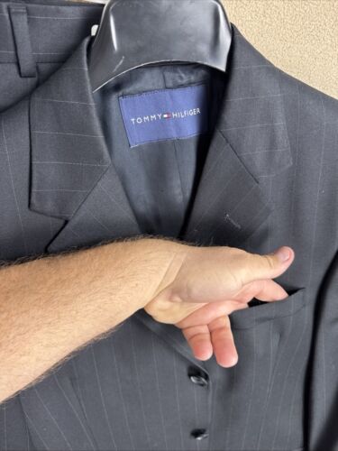Tommy Hilfiger Mens Black Striped 100% Wool 38R 30x26 Three Buttons 2 Piece Suit - Picture 3 of 18