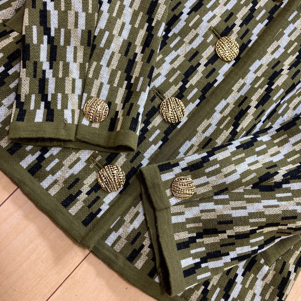 YVES SAINT LAURENT Giacca senza colletto con bottoni oro taglia L