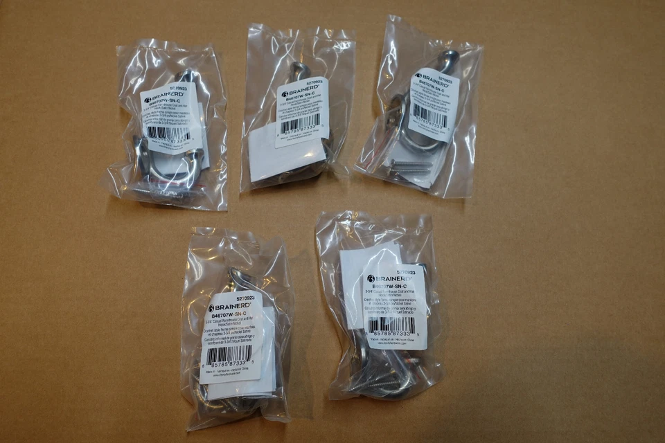 (Paquete de 5) - Gancho de pared decorativo de níquel satinado Brainerd de 2 ganchos 1,41 pulgadas x 1,41 pulgadas H Foto 2 de 4