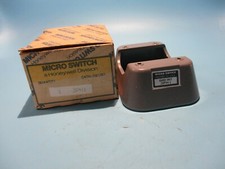 NEW HONEYWELL MICRO 3PH1 PALM SWITCH HOUSING GUARD