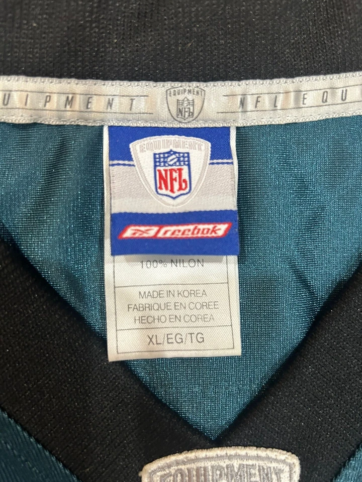 Philadelphia Eagles NFL Reebok Donovan McNabb #5  Jersey Signed By Players XL - Image 2 of 4