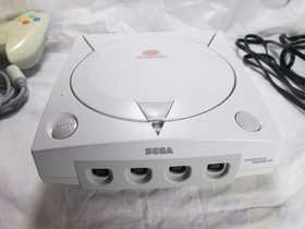SEGA Dreamcast Home Console - White System Works W/ 3 Controllers EUC HKT-3020