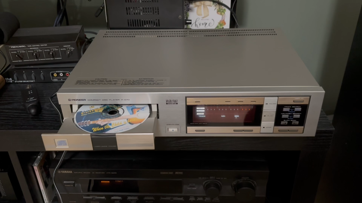 Pioneer P-D70 Vintage Compact Disc CD Player Digital Audio Made in