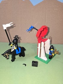 LEGO Castle 6035 Castle Guard 100% Complete w/ instructions