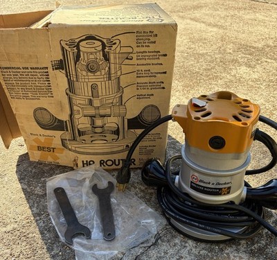 Black & Decker Deluxe Router 7616 Corded Electric Works Great