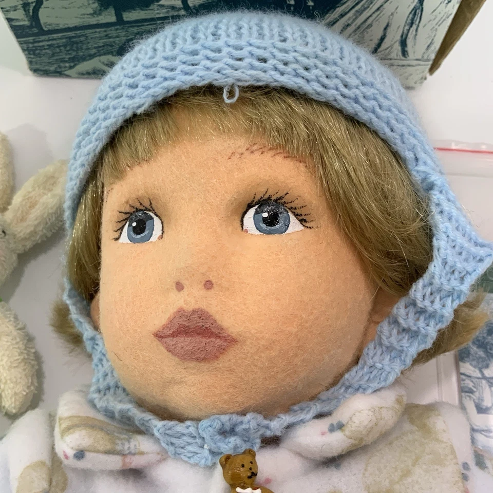 Masterpiece Gallery CHRIS Felt Boy 19” Doll By Debbie Richmond  COA - Image 3 of 4