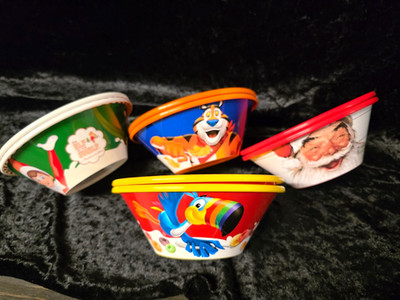 2014 Kellogg's Collector Plastic Cereal Bowls Set of 8 Made in Mexico