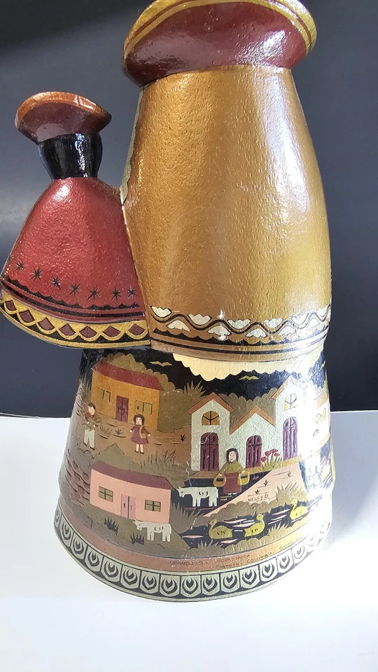 Escultura de arte popular tallada en madera pintada a mano de Madonna & Child Foto 3 de 4