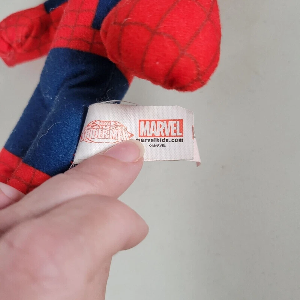 "Juguete de peluche Spiderman - Mattel Marvel - 9"" de alto" Foto 4 de 4