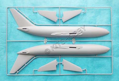 ARK Models 1/144 Ilyushin Il-96-300 Model Kit - Picture 2 of 4