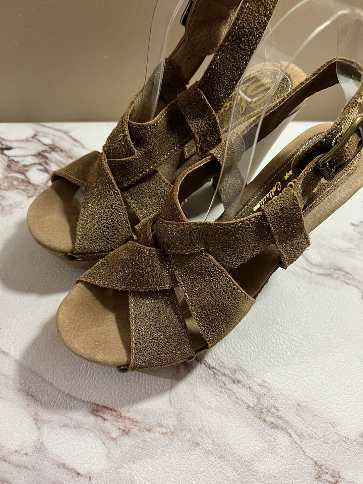 Tacones plataforma madera dorada envejecida colección vintage Sbicca talla 9 Foto 2 de 4