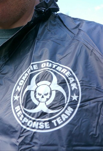 ZOMBIE OUTBREAK RESPONSE TEAM XXL Halloween Raincoat/Mac, 100% PVC. NEW! - Picture 5 of 6