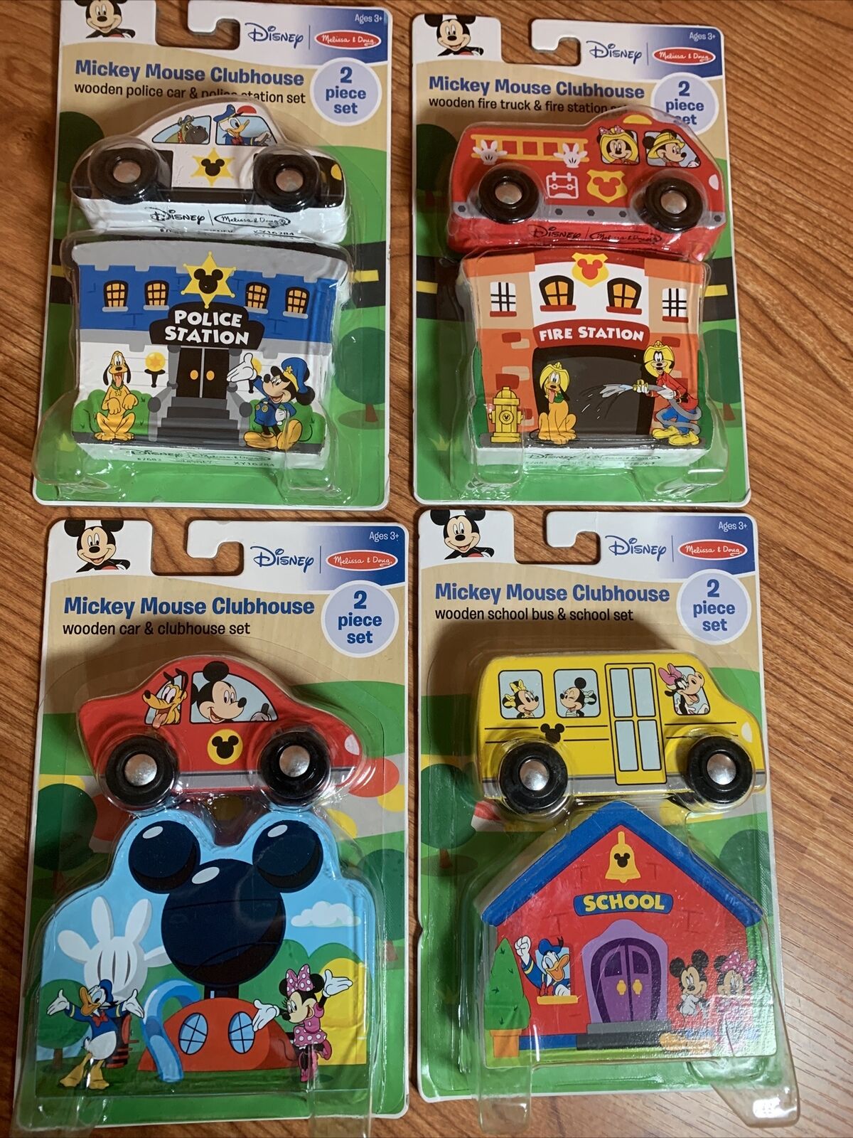 Disney Mickey Mouse Clubhouse Deluxe Playset + cars & characters