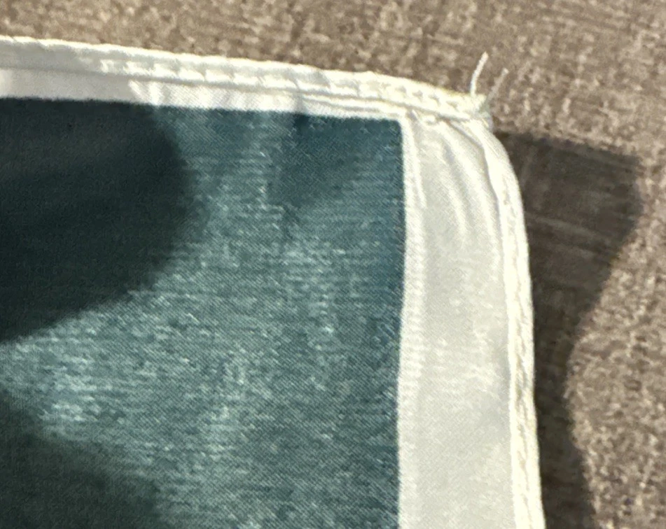 Bufanda geométrica Sparkling For Love verde y blanco hecha en China  Foto 4 de 4