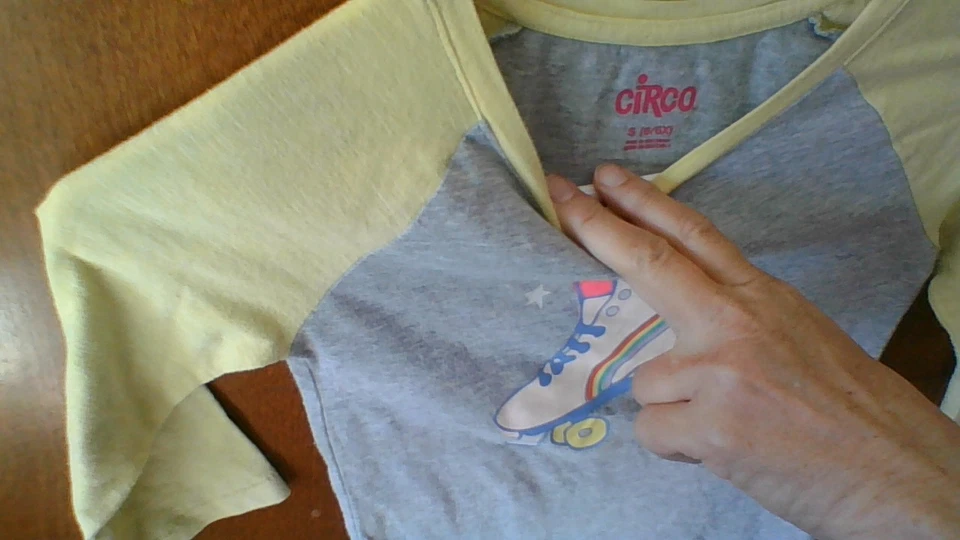 Camiseta Circo Niñas Talla S (6/6X) Rollerskate 3/4 Slv Linda/Divertida *Manchas en Slvs Foto 3 de 4