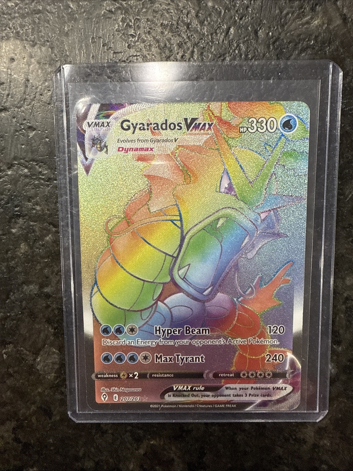 Pokemon Gyarados VMAX Holo Card 207/203SWSH07 Evolving Skies Secret