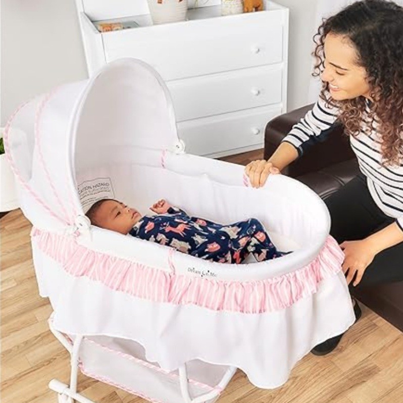 Dream On Me Lacy Portable 2-in-1 Bassinet & Cradle With Storage Basket