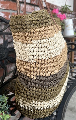 Vintage Old Navy Raffia Straw Paper Tote; Multi Color W/Dbl Hndls & Snap Closure - Picture 2 of 17