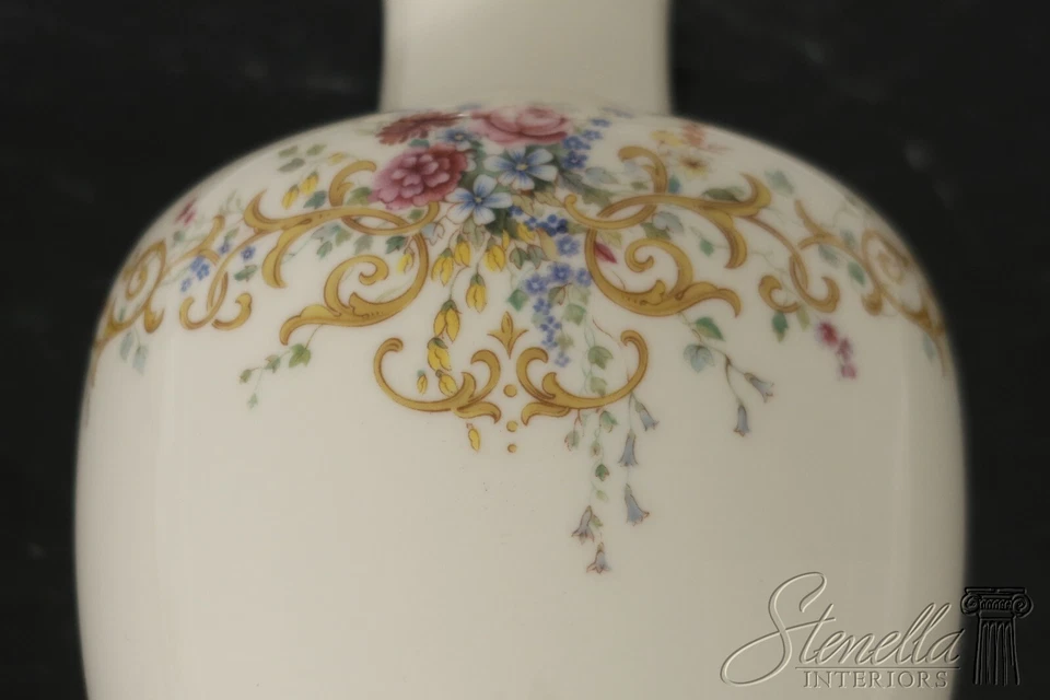 F55020EC: LENOX Floral Decorated Porcelain Table Lamp - Image 4 of 4