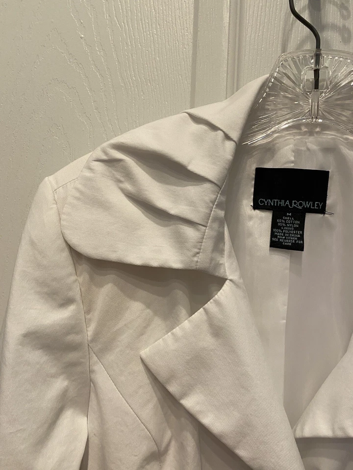 CYNTHIA ROWLEY Lined WHITE Jacket, Sz M, Lightweight, Cuffs, Belt, EUC - Image 3 of 4