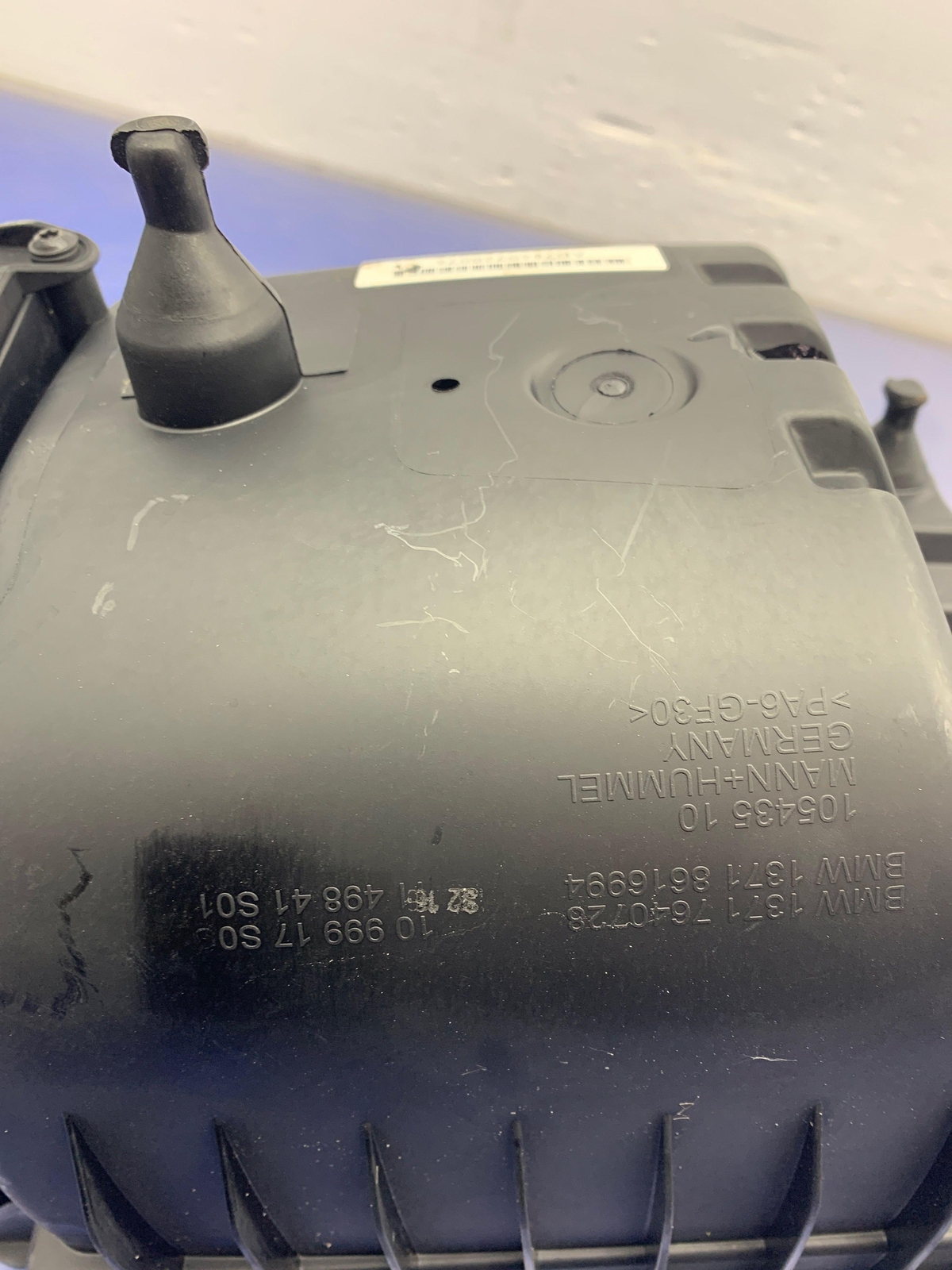 2017 BMW I8 OEM AIR INTAKE BOX HOUSING 7640728