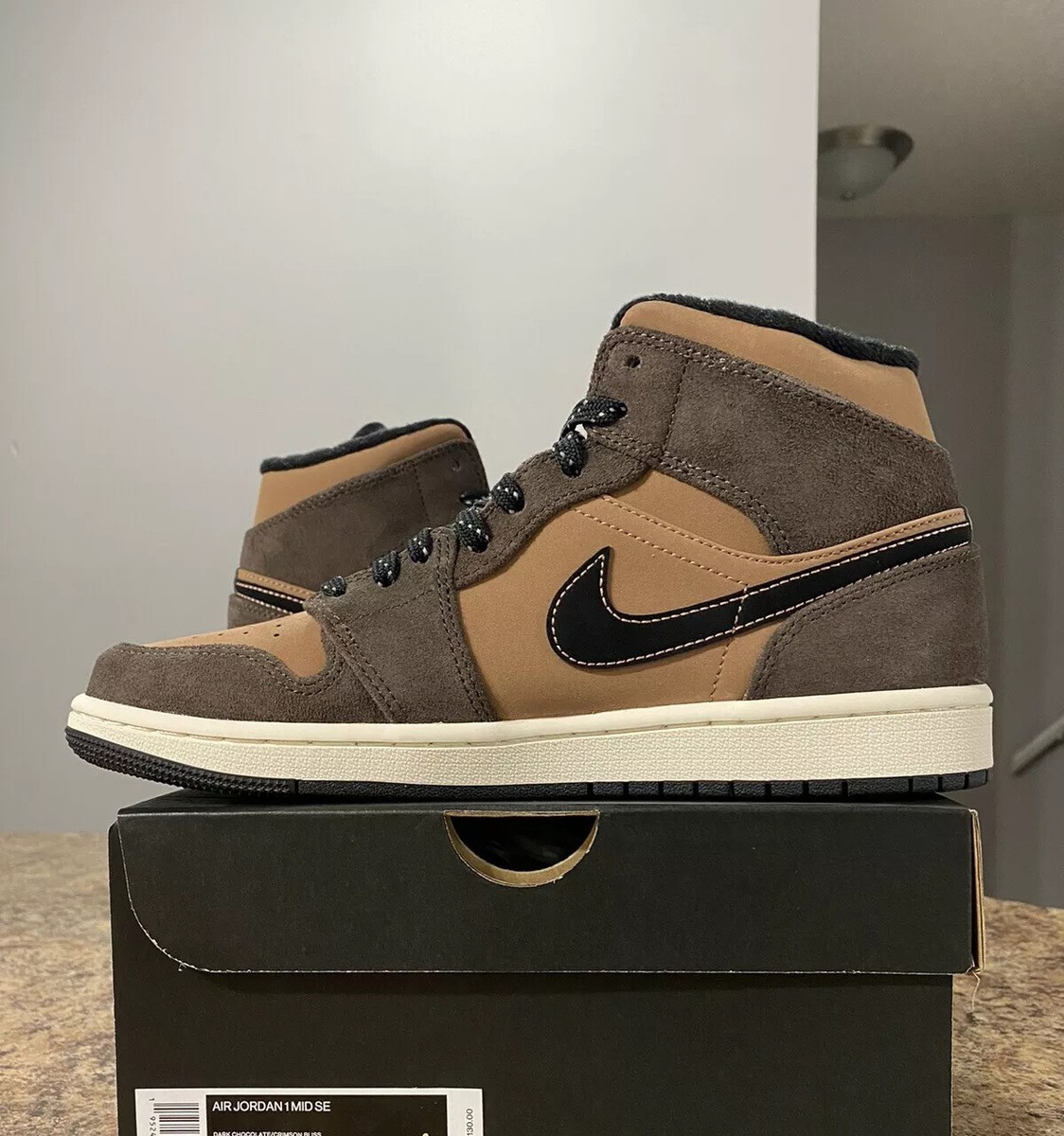ナイキ エアジョーダン DC7294-200 Air Jordan 1 Mid Dark Chocolate DC7294-200 (Size 7 Men's