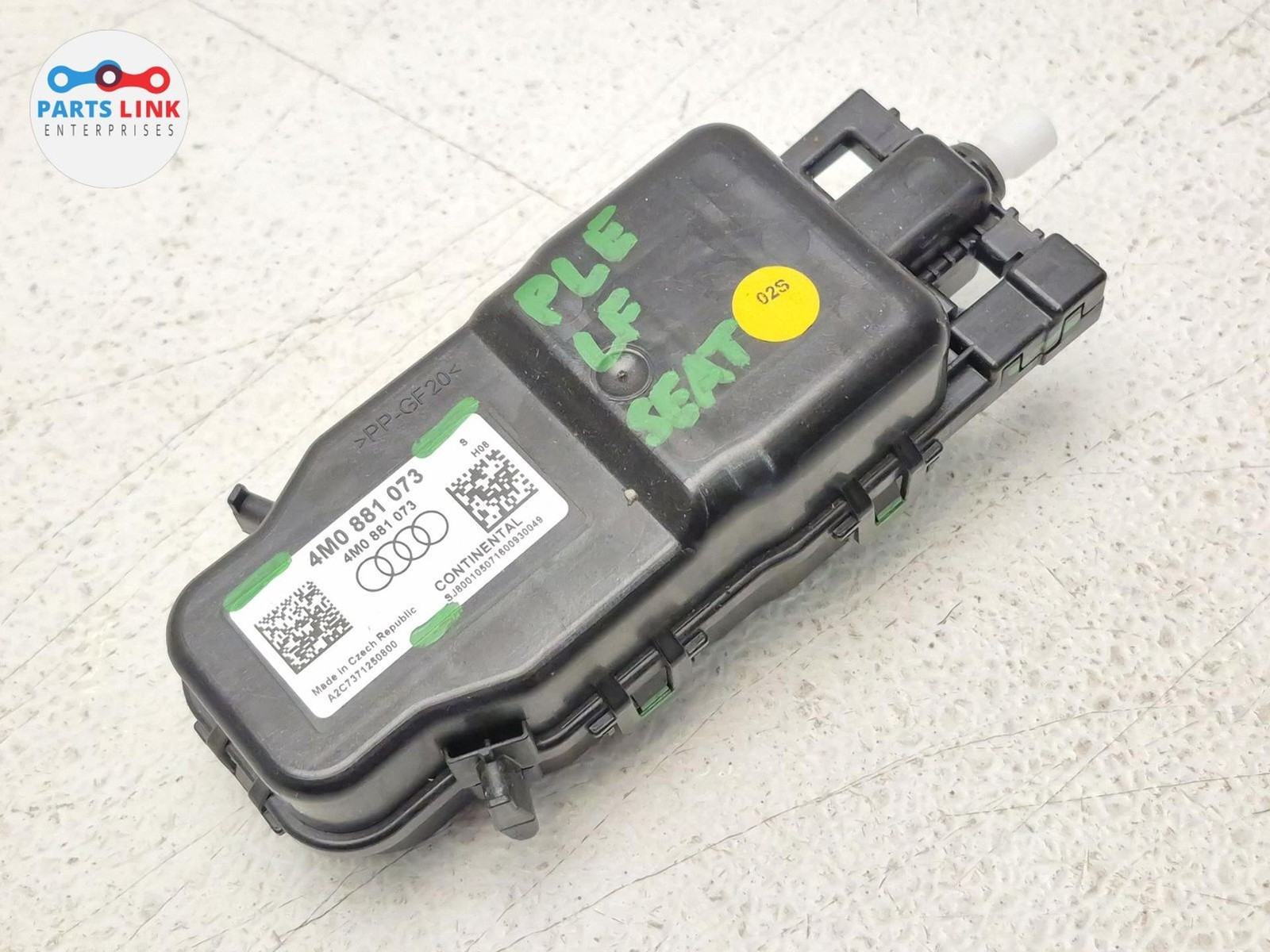 2016-20 BENTLEY BENTAYGA FRONT LEFT SEAT CONTROL MODULE PUMP DRIVER 4M0881073