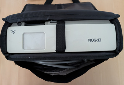 Beamer - Epson LCD Projektor EMP-83 mit Fernbedienung, Kabeln und Tasche