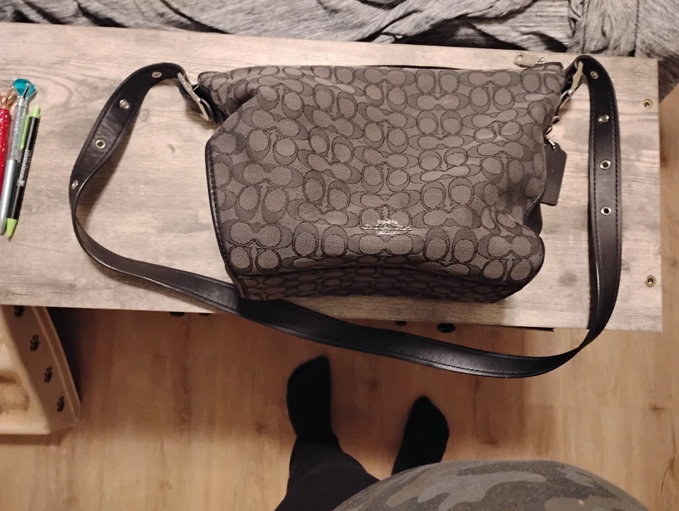 Coach Purse Sold As Is. Gently Used - Image 2 of 4