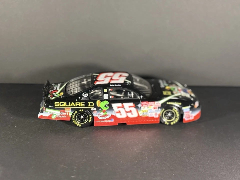 Acción 1:24 Bobby Hamilton #55 Looney Tunes 2002 revancha Marvin the Martian Foto 4 de 4