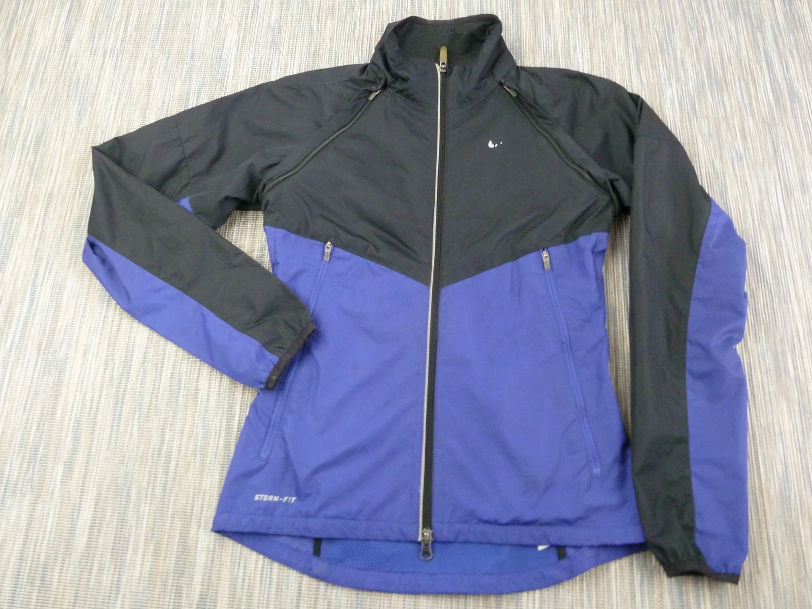 Nike Jacket Extra Small XS Storm Fit Windbreaker Convertible Arm Run Light