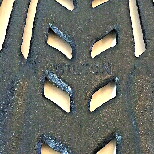 Vtg Black Cast Iron Broom Trivet Wall Decor Wilton Rustic Country Granny Core - Picture 8 of 9