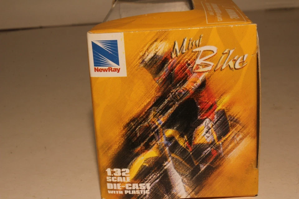 New Ray 1:32 Scale Diecast Suzuki RM 125 Motorcycle #2 - Image 4 of 4