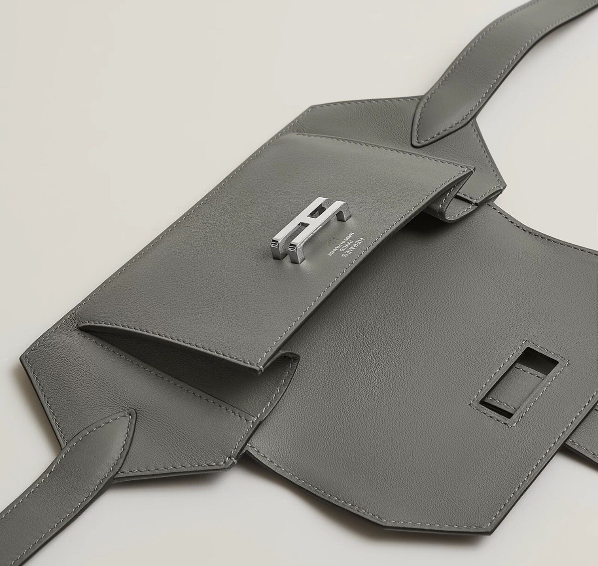 洗練されたデザインがお洒落【HERMES】ベルト Elan Pocket 24 Elan Pocket 24 belt | Hermès Mainland China