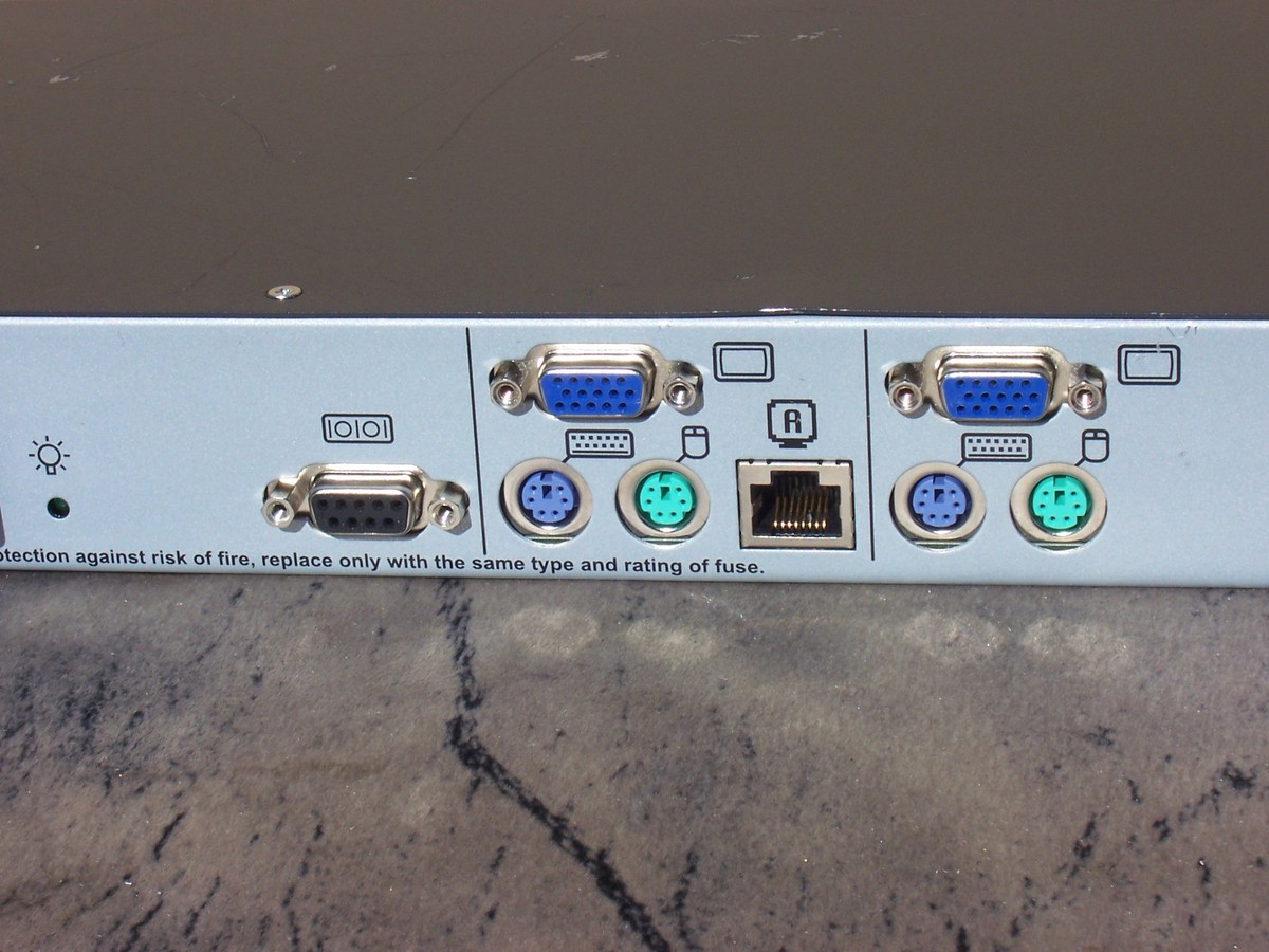 HP 336045-B21 - HP KVM CAT5 0x2x16 Server Console Switch